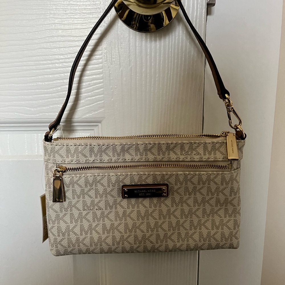Michael Kors wristlet